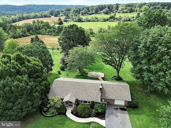 2nd image of 415 Ridge Rd