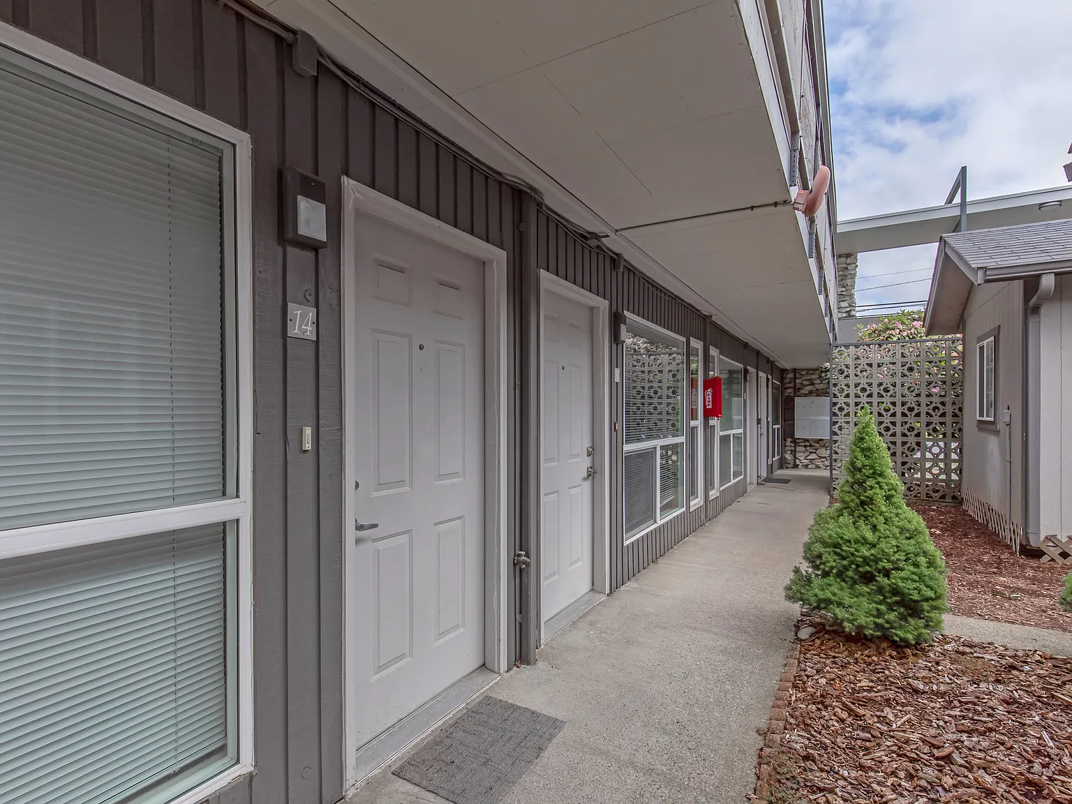 WhiteRock — Photo 4