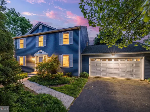 1404 Kingsvale Cir, Herndon, VA 20170