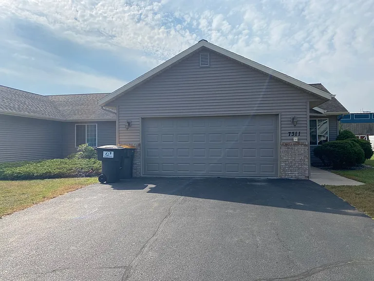 7311 Ryan Amy Dr — Photo 10