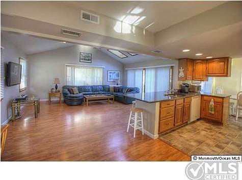 2nd image of 514 May Pink Dr