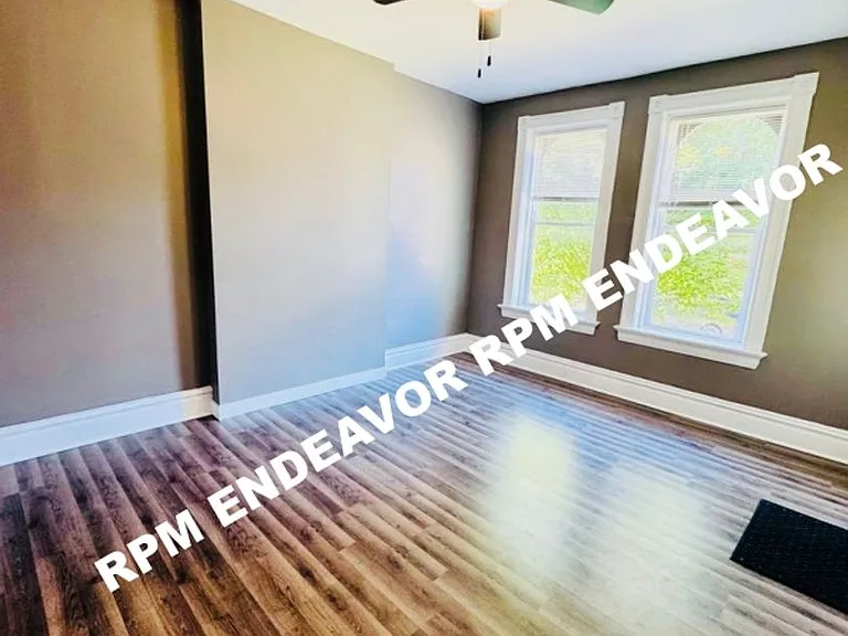 3230 Pulaski St — Photo 2