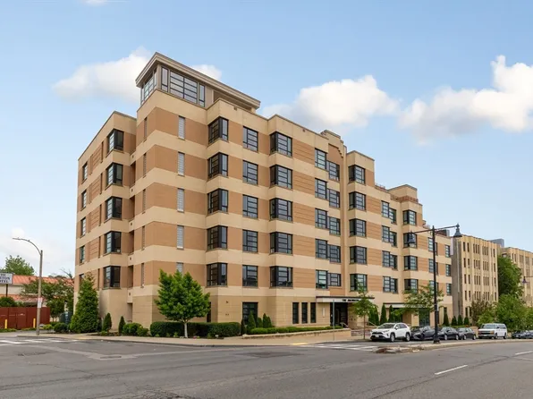 1650 Commonwealth Ave Unit 504, Brighton, MA 02135
