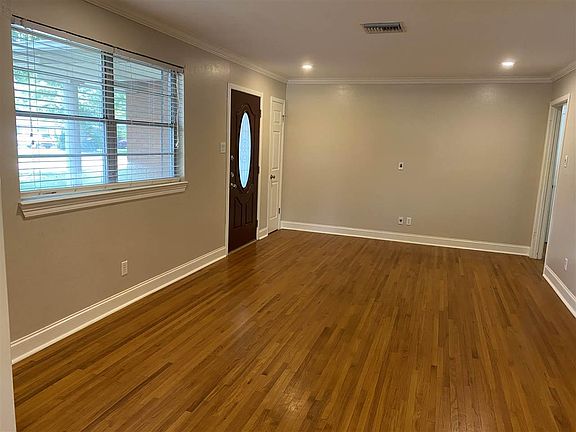 4th image of 4610 Lanark Ln