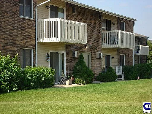 Fawn Ridge Apartments — Photo 10