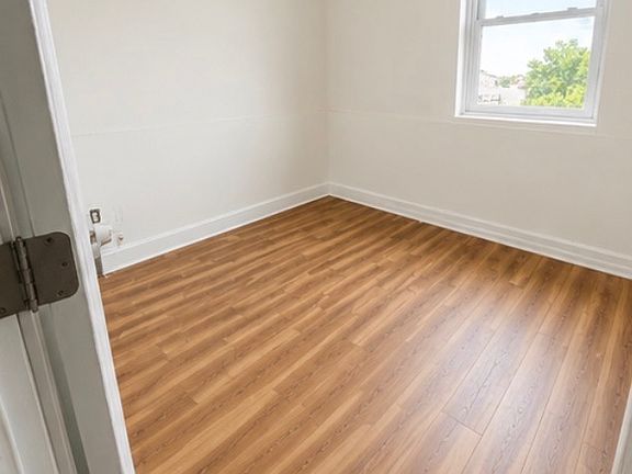 5th image of 111 Park Ave #105