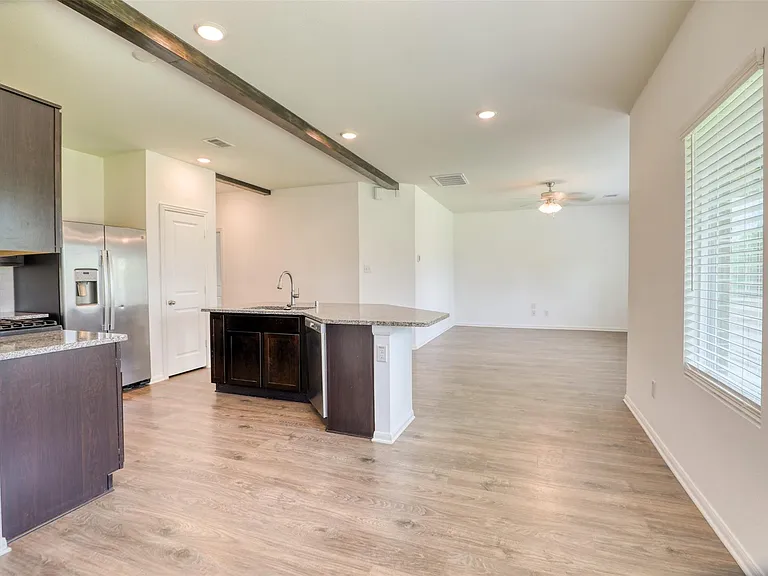 407 Magnolia St — Photo 10