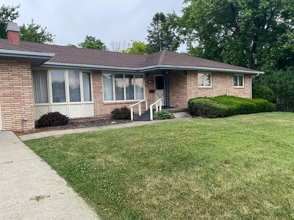 205 Parkview Dr, Tipton, IA 52772