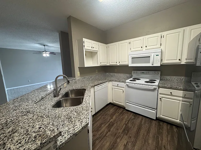 10000 N Gate Pkwy #1323 — Photo 8