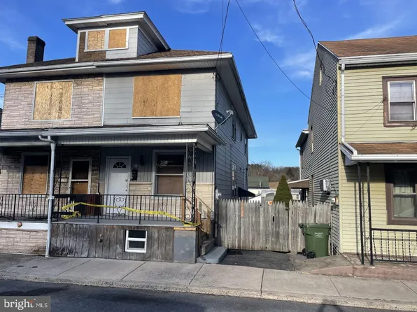 28 N Crescent St, Tremont, PA 17981