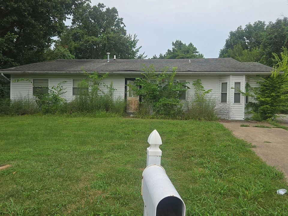 1st image of 25 S Meadow Dr