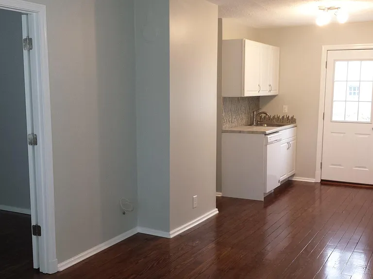 3437 Manhattan Ave — Photo 6