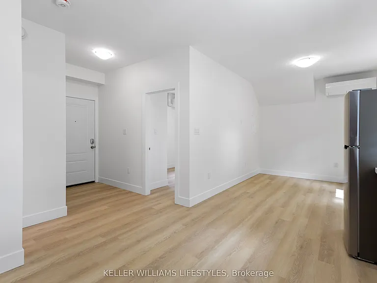 178 Woodward Ave #D — Photo 9