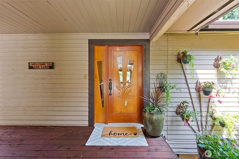 5th image of 2126 Log Cabin Road SE