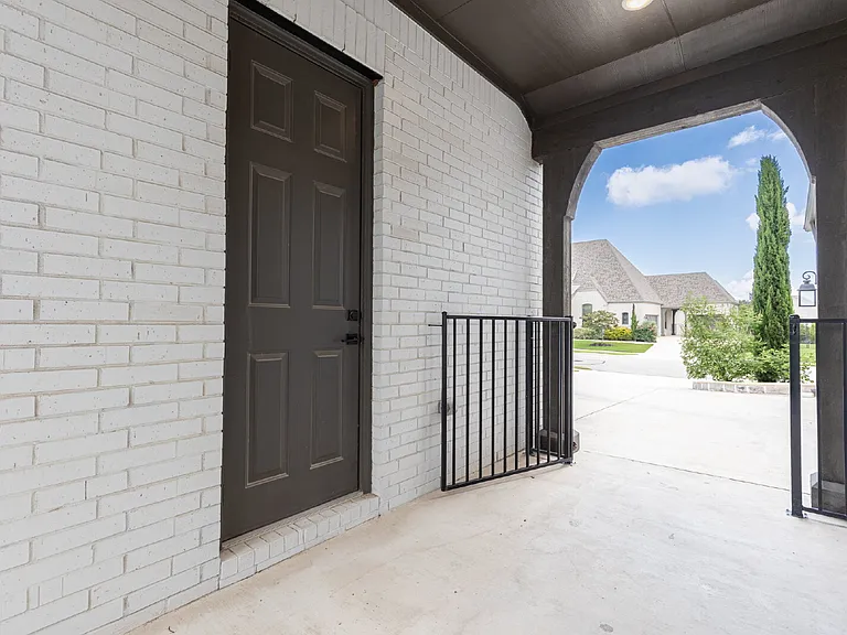 208 Sadaba St — Photo 58
