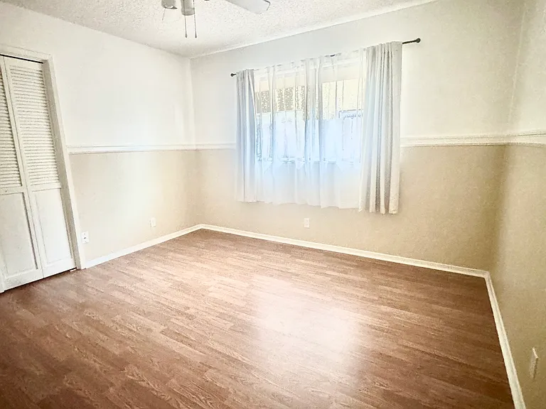 1872 N Hope Ave — Photo 9