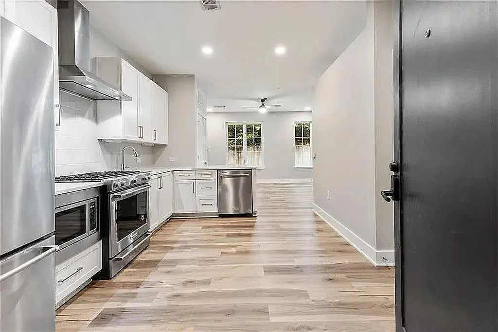 1 bed, 642 sqft, $2,150 — Photo 1