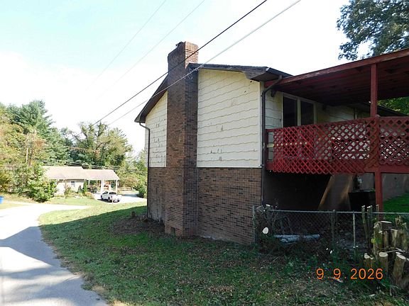 4th image of 834 S 31st St