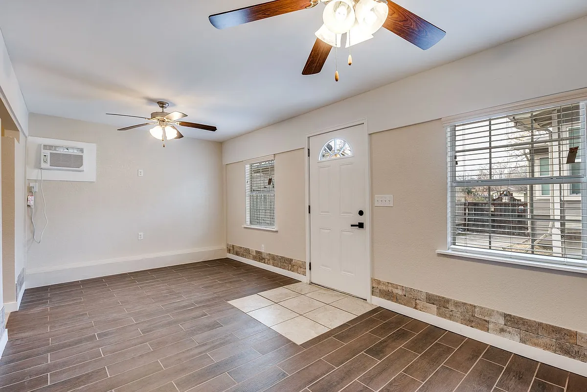 Building Photo - 346 Leming Dr #A