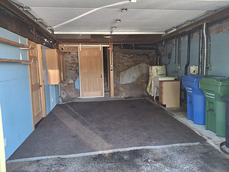 107 N Stewart St — Photo 9