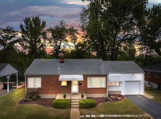 591 Meadowridge Dr, Saint Louis, MO