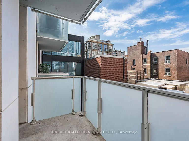 11 Charlotte St #507 — Photo 14