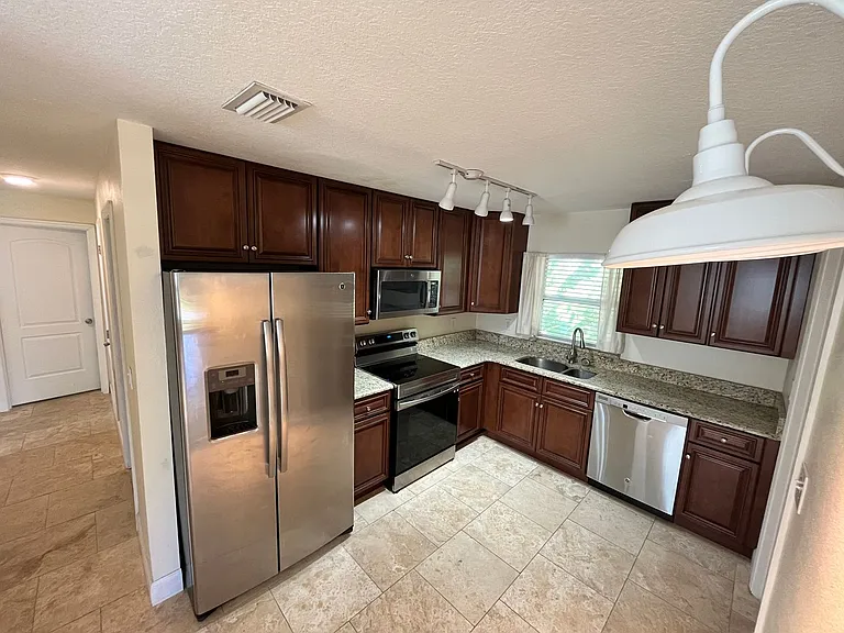 1232 Sasoon Ave — Photo 9