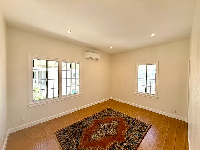 916 E Garfield Ave #1/2 — Photo 23
