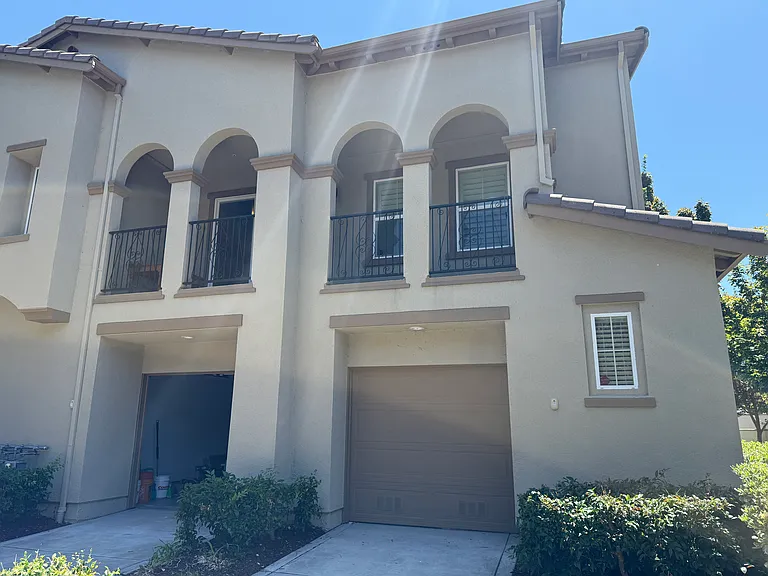 655 Heligan Ln — Photo 2