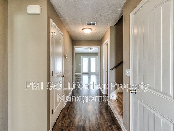 4th image of 3353 Tourmaline Dr