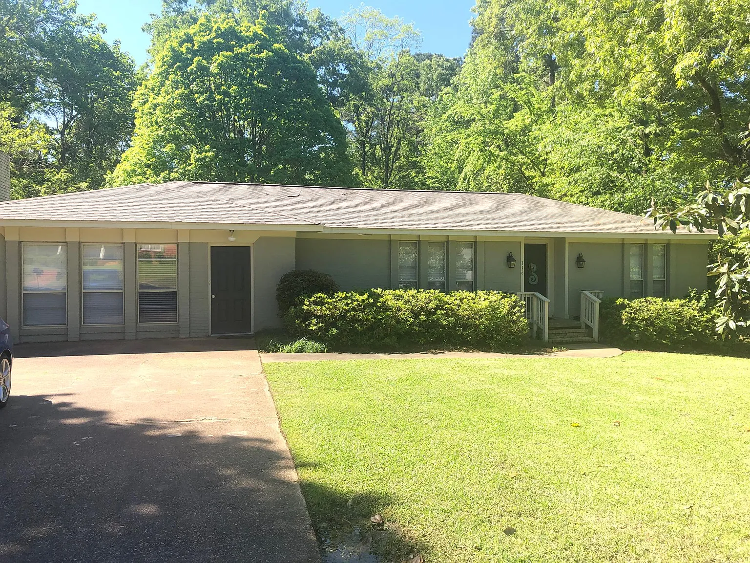 3 bed, 1809 sqft, $2,800 — Photo 1