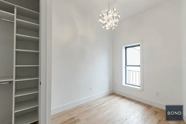 Rented by Bond New York | media 8