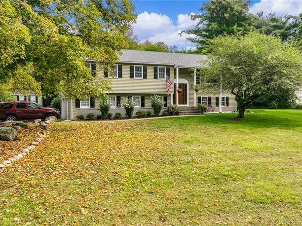 4 Banbury Road, Simsbury, CT 06092