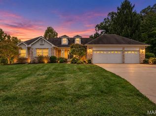 17026 Kimwood Ct, Chesterfield, MO 63005