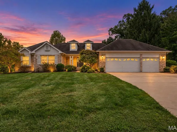 17026 Kimwood Ct, Chesterfield, MO 63005