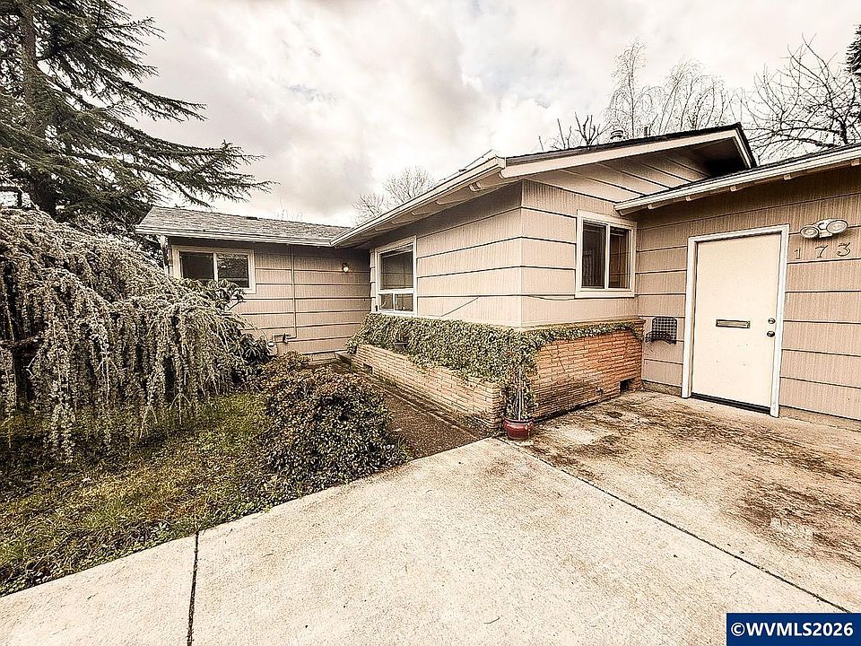 1st image of 1730 NW Menlo Dr