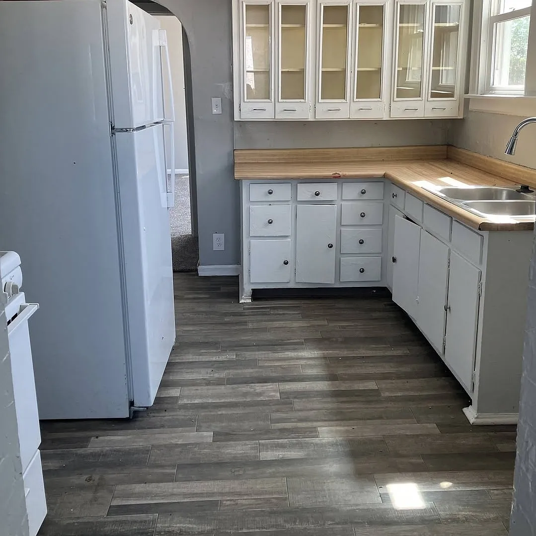 3 bed, $1,000 — Photo 1