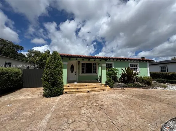 551 E 60th St, Hialeah, FL 33013