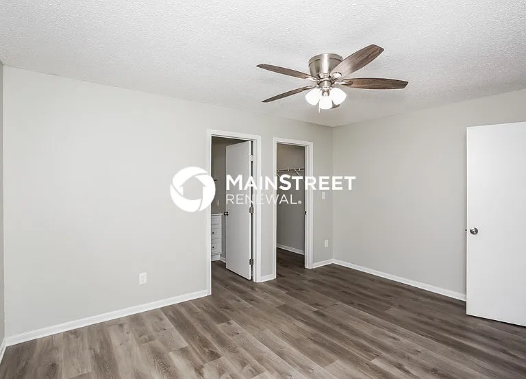 4550 Riverbrook Ln — Photo 7