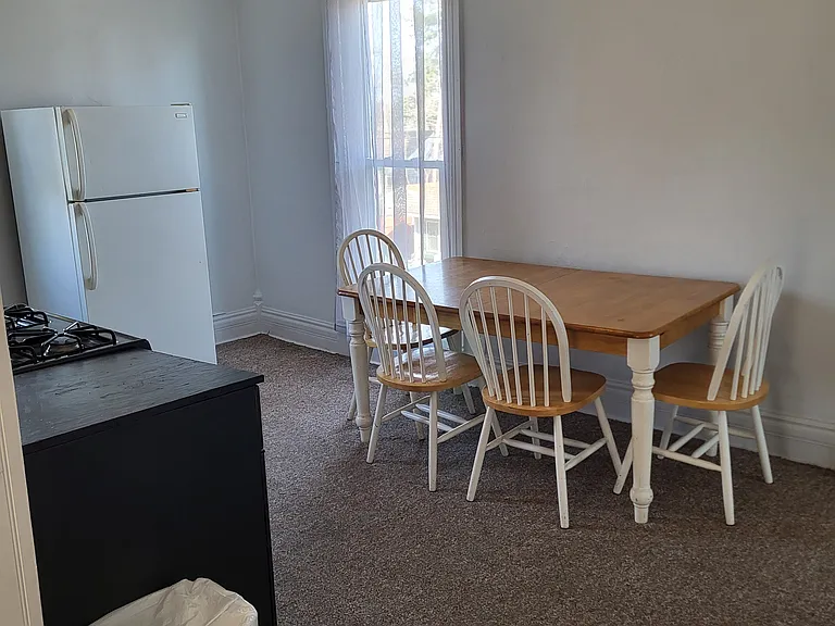 1/2 E Swayzee St — Photo 2