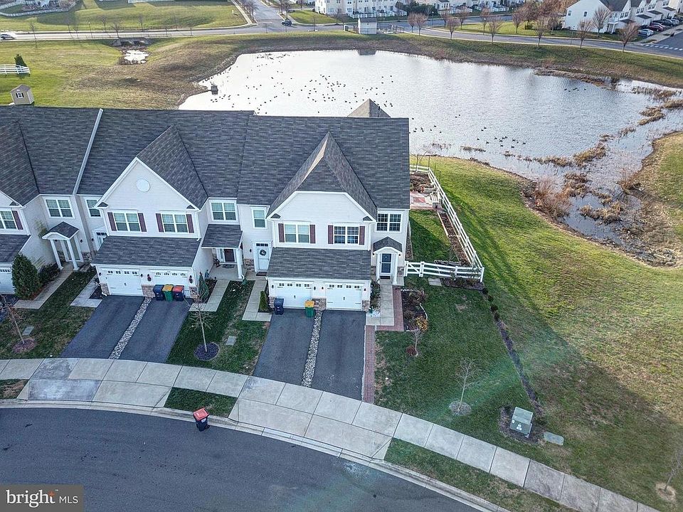 1st image of 250 Wilmore Dr