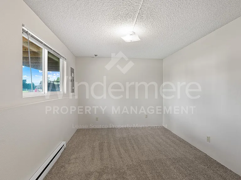 2121 S Herald Rd — Photo 24
