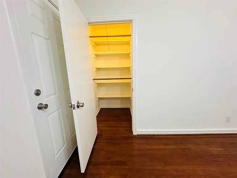 2309 Sheridan St — Photo 16