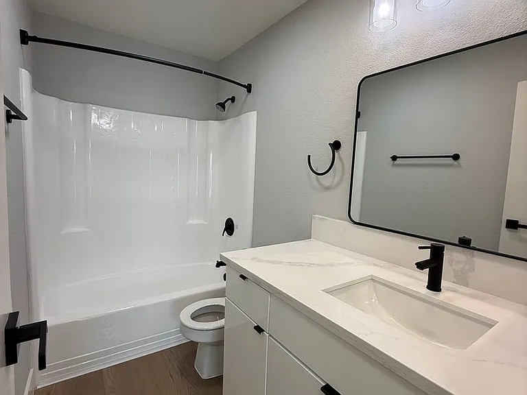 Park Apartments-Beautiful recently renovated — Photo 21