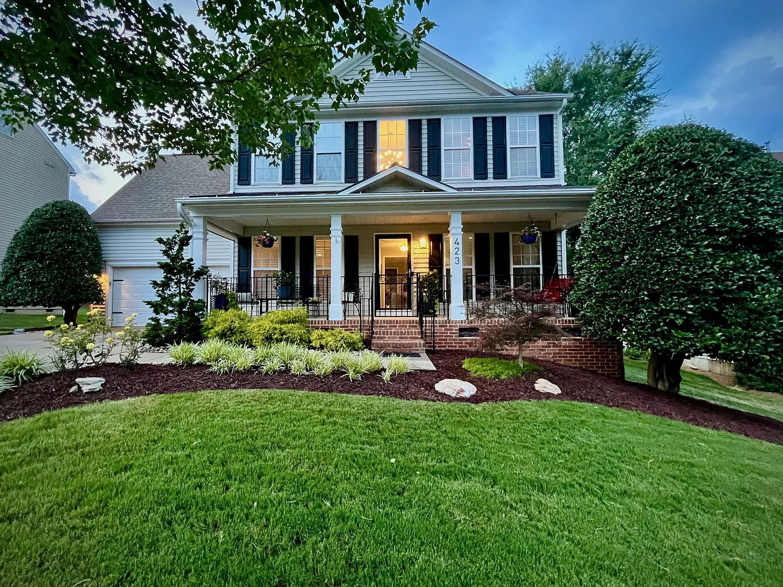 4 bed, 2.5 bath, 2736 sqft, $2,950 — Photo 3