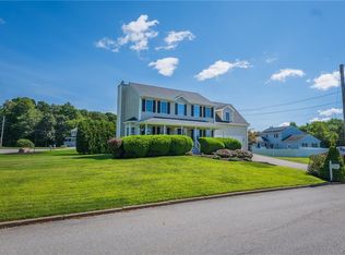 34 Twin Birch Dr, Cranston, RI 02921
