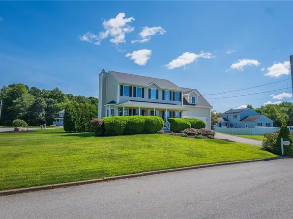 34 Twin Birch Dr, Cranston, RI 02921