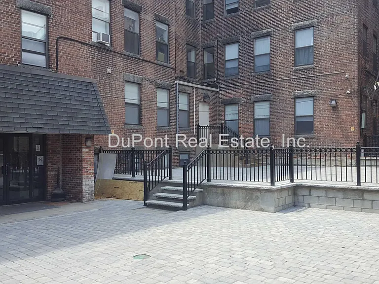 190 North St #4 — Photo 16