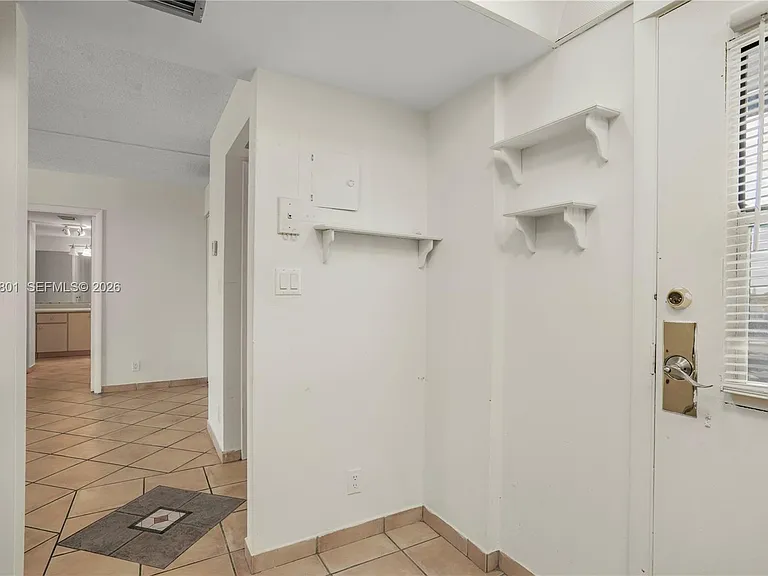 20500 W Country Club Dr #607 — Photo 8