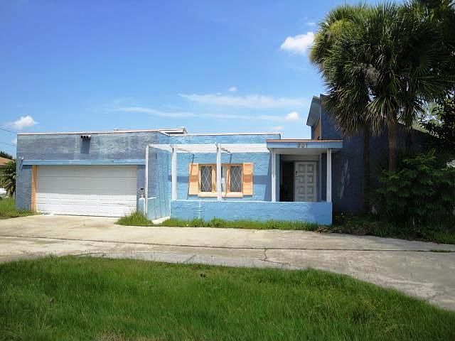 1st image of 301 Royal Palm Dr